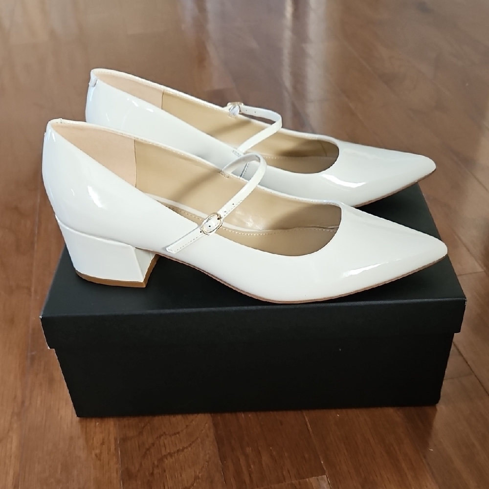 NEW Marc Fisher LTD Ivory Cream Patent Leather Mary Jane Pumps Luccie Size 9.5